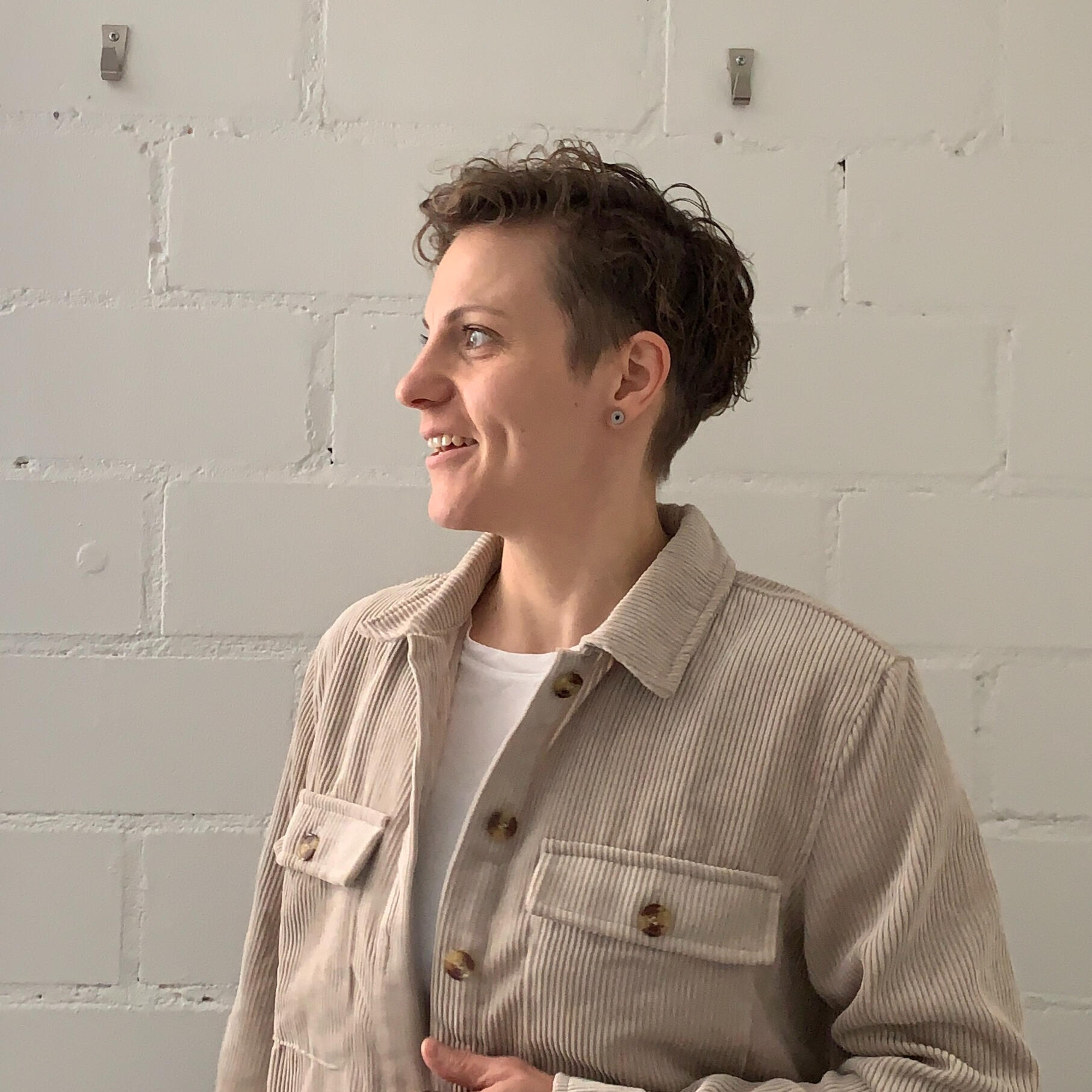 Emilian profiilikuva Emilia hymyilee